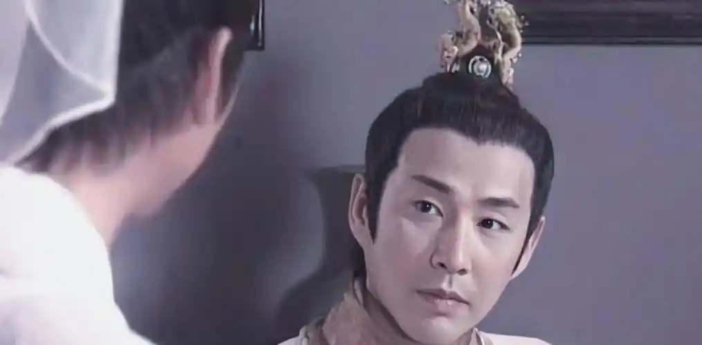 陈道明曾出演过《少年包青天》中的八贤王一角,温润如玉的气质折服了