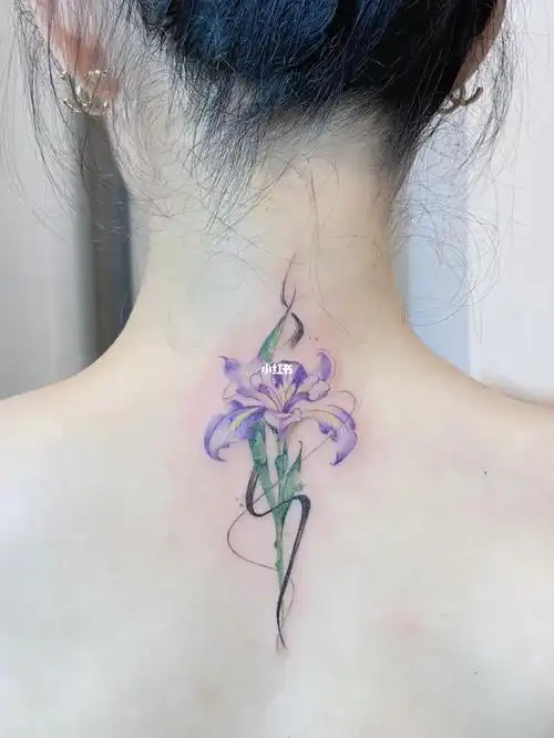 超美水墨鸢尾花纹身
