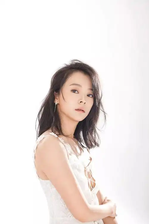 今午丨王嘉一个充满灵动美学的女子