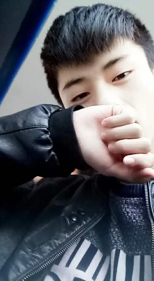 【帅男秀场】刘俊龙 15岁 射手座 学生