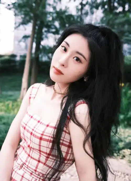 看着那英导师一脸听不懂的状态,张碧晨在旁边当起了方言翻译,还