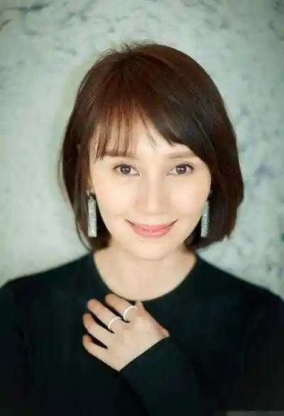 四十岁女士剪短发发型大方流行的短头发造型图集