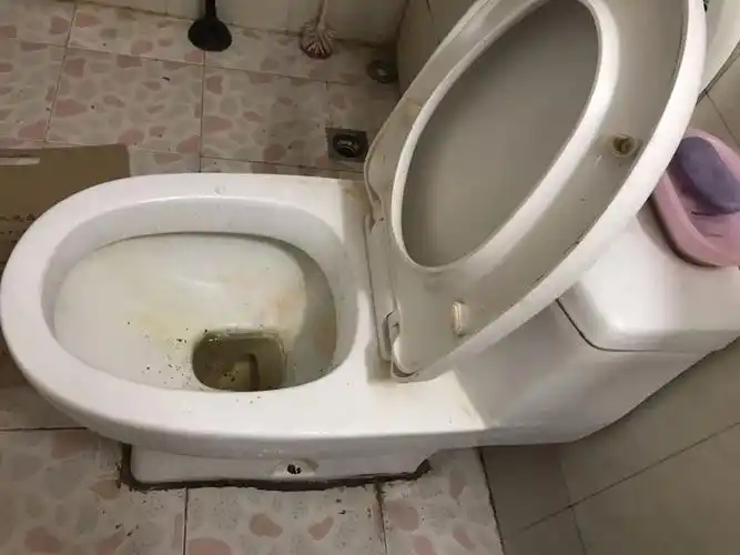 樱陶卫浴,老马桶…… 帮忙看看,,,孔距.