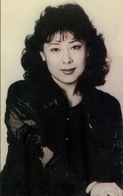 回顾12位歌唱家子女对比朱明瑛母子是校友韩红与母亲长得像