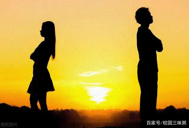 两个人的距离从来不是一方的坚持就能够拉近的,爱情裂痕,是越走越远