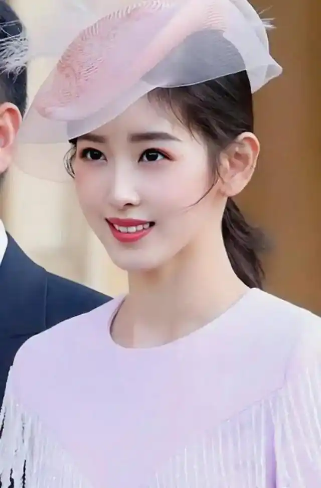 章泽天,1993年11月18日出生于江苏省南京市,网络红人. - 抖音