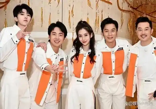 蔡徐坤是首位受邀的.他的流量确实惊人,说实在的.