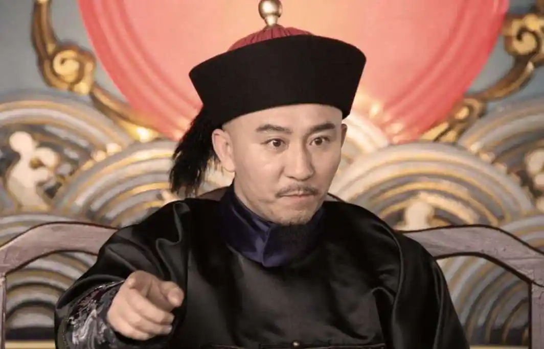 清朝新婚夫妻莫名死亡,人们都说是怪鸟杀人,县令摇头:奸夫所为