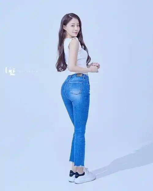 超辣s形身材韩国普拉提老师李裕珍美照赏