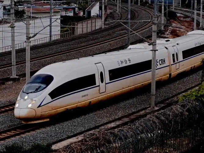 和谐号动车组铁路拍照