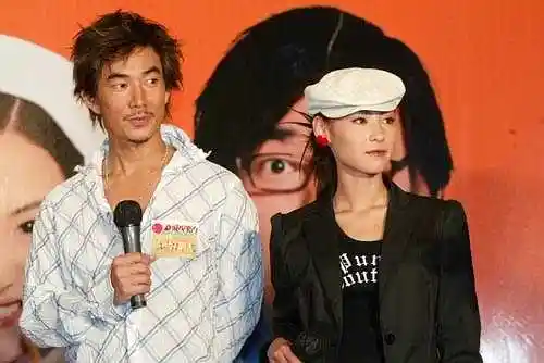 张柏芝尴尬吻任贤齐狂ng遭导演怒斥