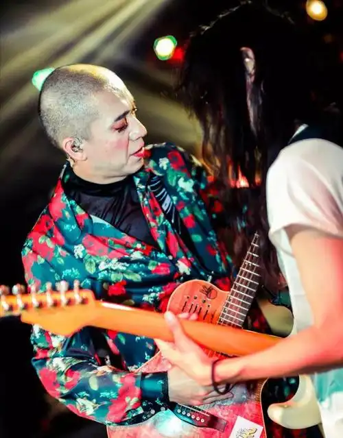 闹大了,网友直呼:"二手玫瑰,请退出《歌手2024》"|乐队|梁龙|崔健