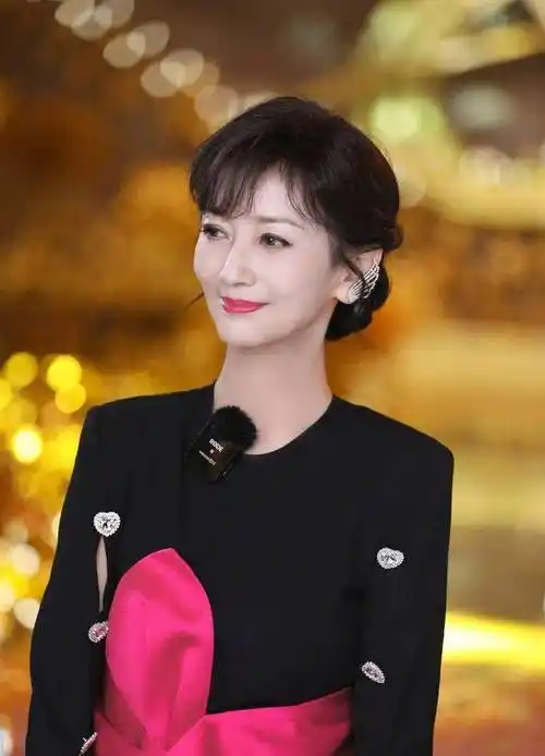 赵雅芝不把自己当老人!