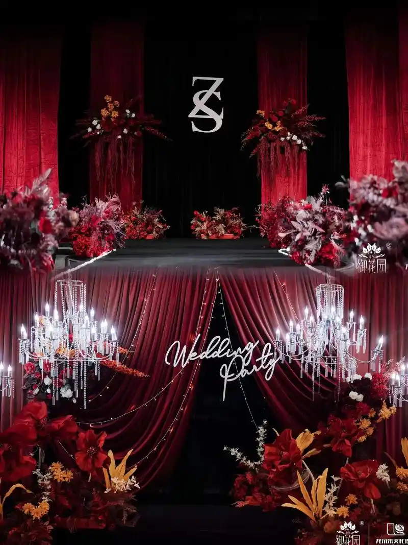 极致配色|红丝绒复古剧院风太有质感!