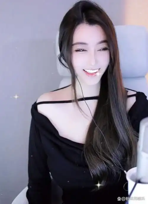 yy主播李先生华矩公会旗下有众多电母,老牌女主播"晓夏"就是其中一位