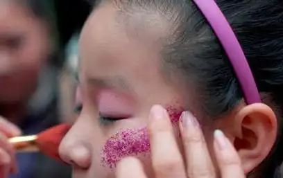 六一儿童节幼儿园化妆图片漂亮2