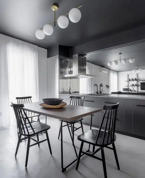 高级灰黑色天花板侘寂风极简小公寓