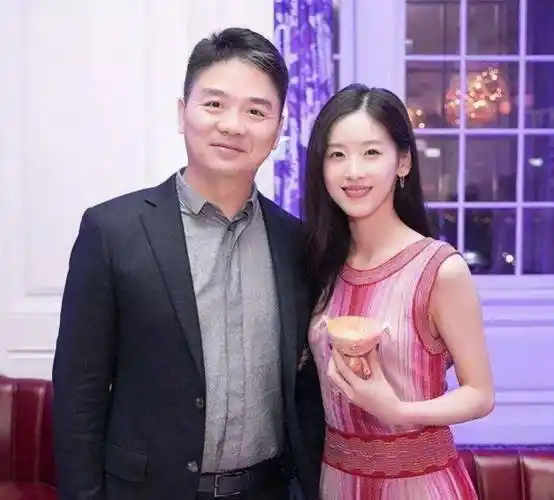 事件"红了的蒋聘婷,晒迪拜生活照,网友:想不火都难_章泽天_马云_众人