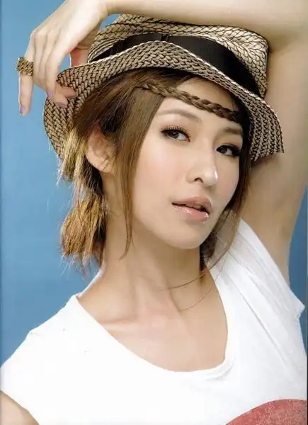 萧亚轩图册_360百科