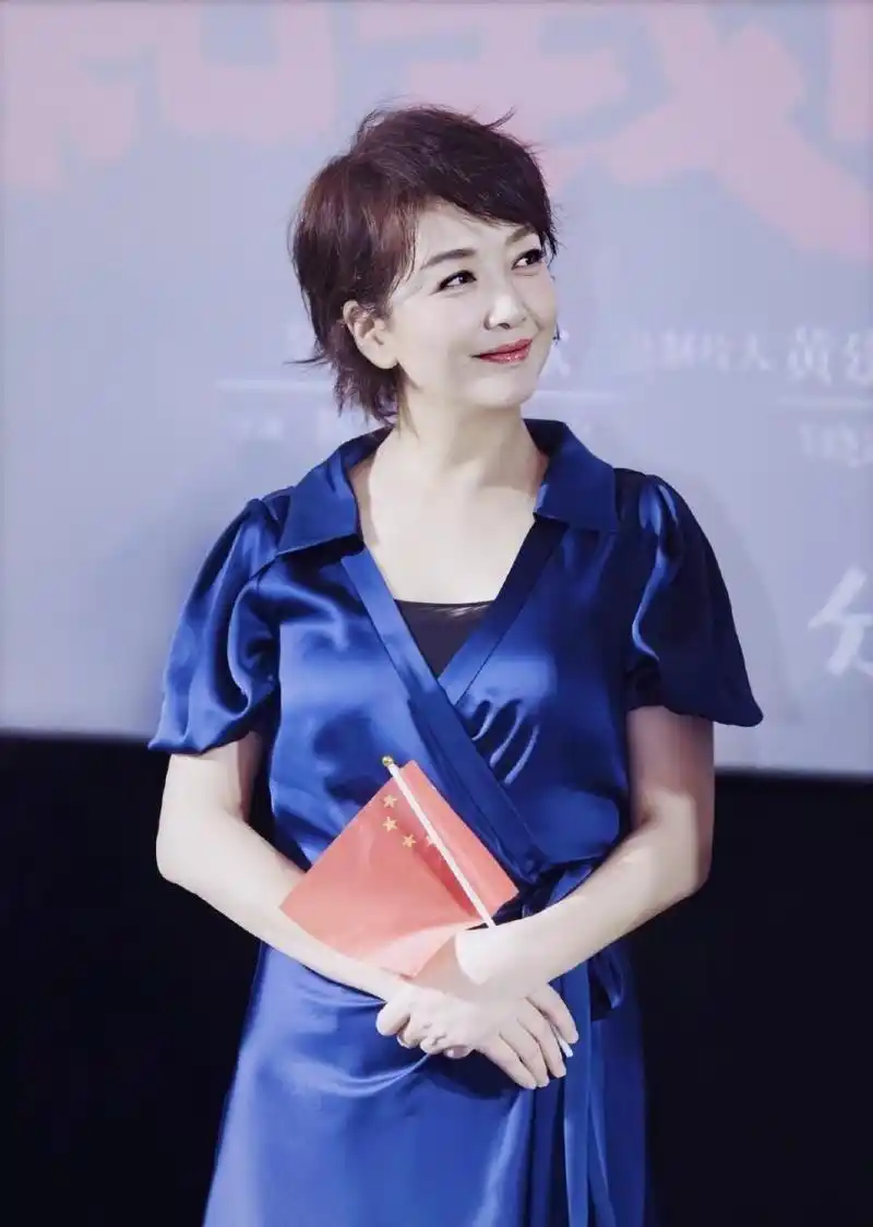 2008年,富婆陈坚红激动地对王志文说:"老王,我身家5亿,年收入6000万