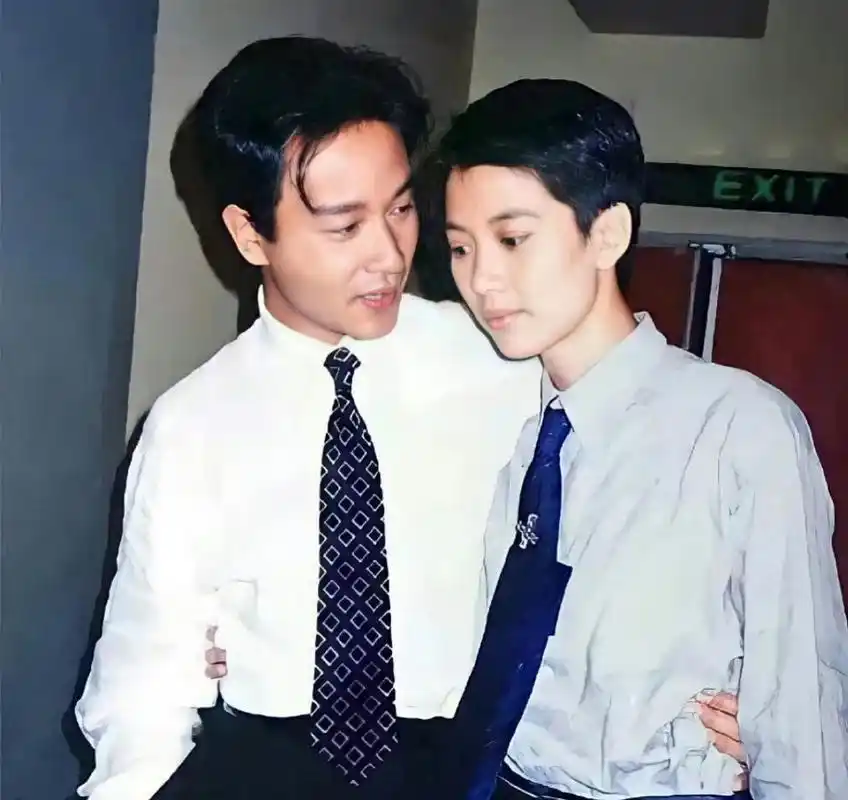 巩俐和张国荣在一起,第二张图片闭着眼睛的女星是谁?