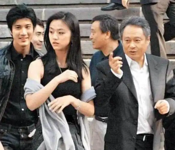 一夜爆红,不改国籍的汤唯为何被封杀?她的背后隐藏着什么秘密?