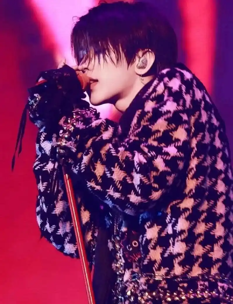 壁纸|蔡徐坤一些入坑神图分享,路人见了都要惊叹的地步