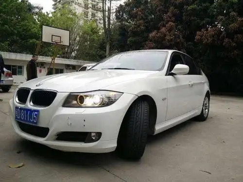 【厦门】2011年6月 宝马 宝马3系 2011款 宝马3系 320i 豪华型 白色