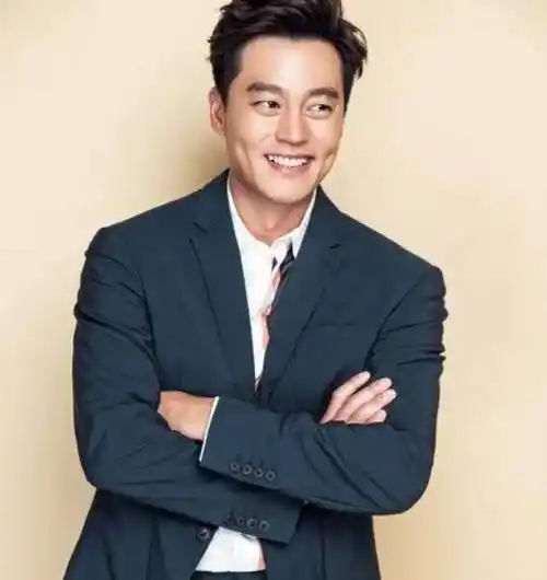 原创李瑞镇凭借火鸟爆红曾与金廷恩相恋2年为何51岁不婚