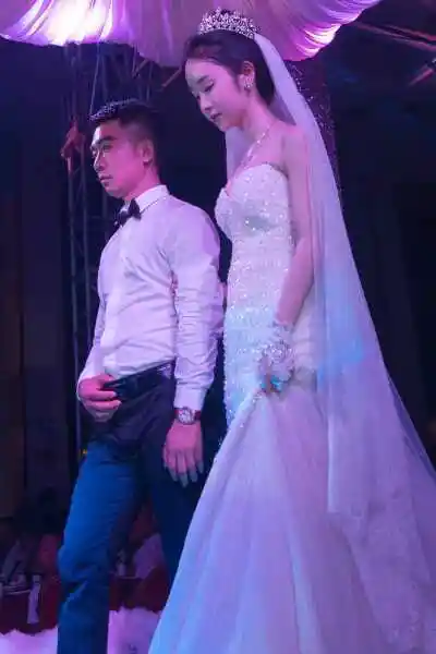 程琳和老公的结婚照