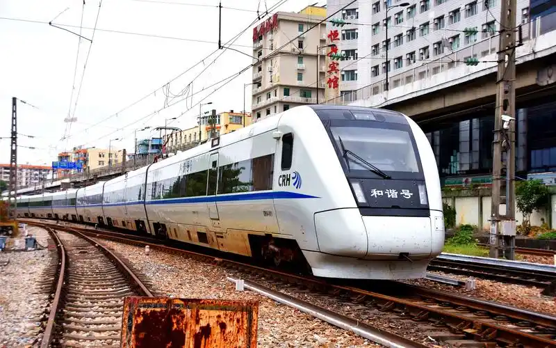 crh1a 1011大地铁担当城际动车c7126 深圳-广州通过广深线射击场道口