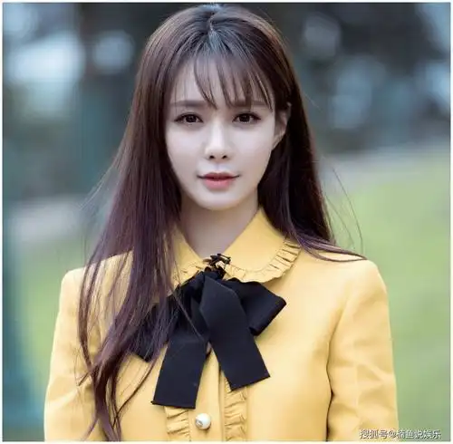 沈梦辰孟佳发量对比,一个浓密一个稀少,斑秃女孩太真实了