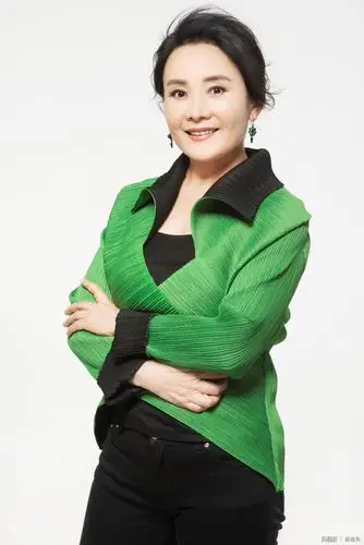 演员娜仁花毕业于北京电影学院表演系,后又赴英国进修,回国后她