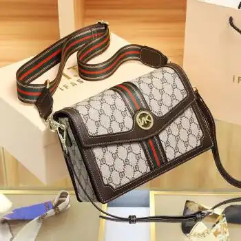 箱包皮具>潮流女包>单肩包>酷奇袋鼠(kuqidaishu)>酷奇袋鼠斜挎包女