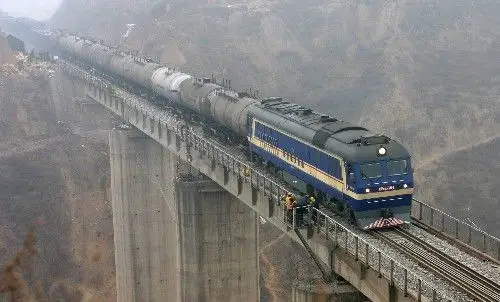 西安至延安铁路恢复通车