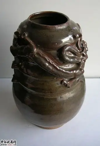 宋代龙纹罐(已转)