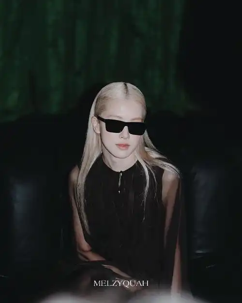 朴彩英圣罗兰全球品牌大使##朴彩英solo出道三周年##ros07[超话]