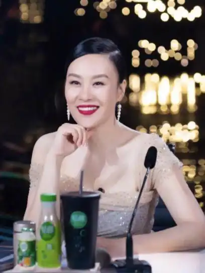 55岁邬君梅公布减肥秘诀,坦言只有4个字