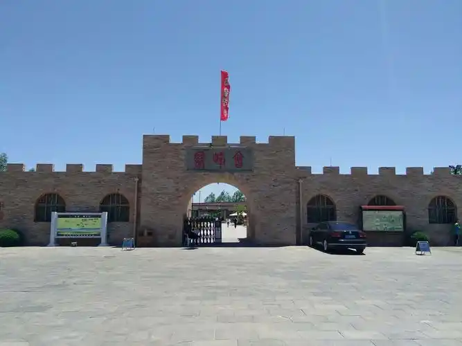 走近乾坤湾,登临会峰寨