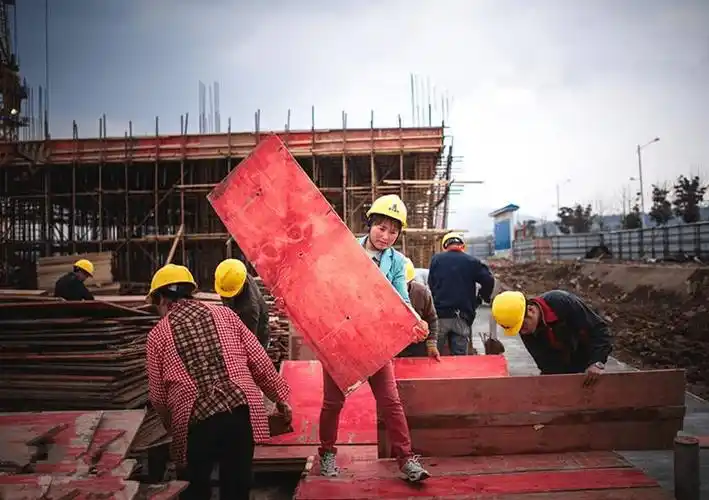 实拍女人的工地生活.
