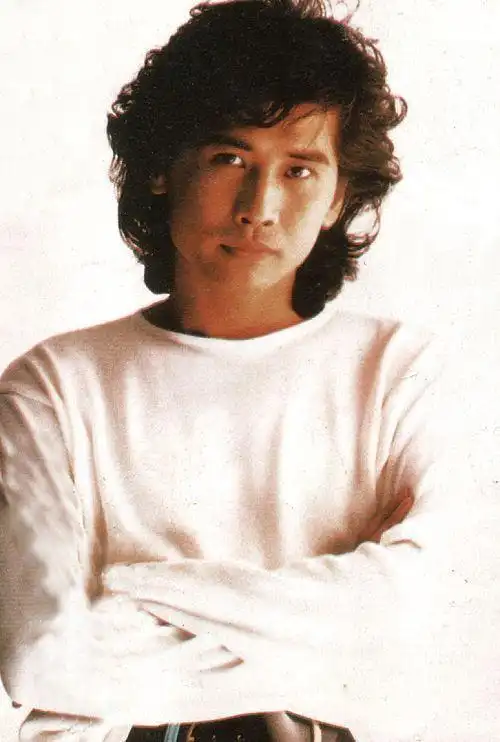 一组老照片:八九十年代的齐秦,一股乐坛旋风