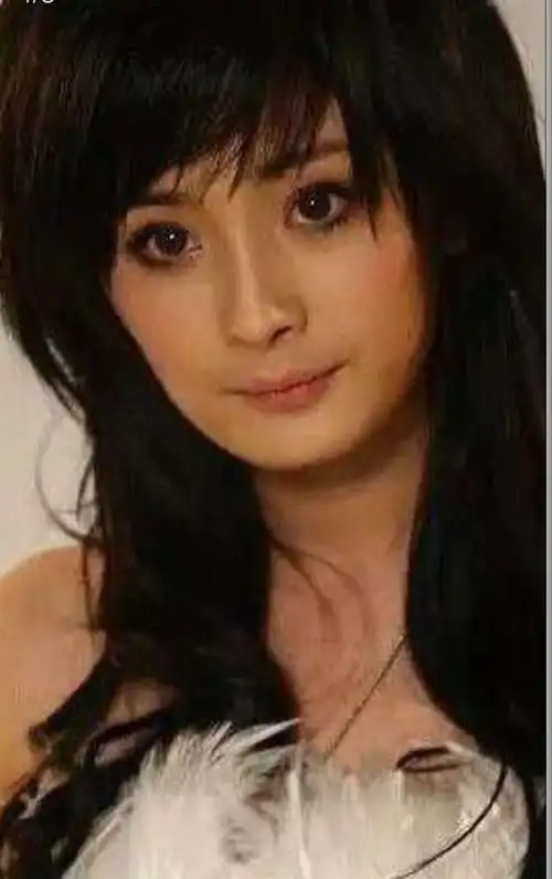 杨幂高清旧照罕见曝光,上围傲人黑长直发好清纯