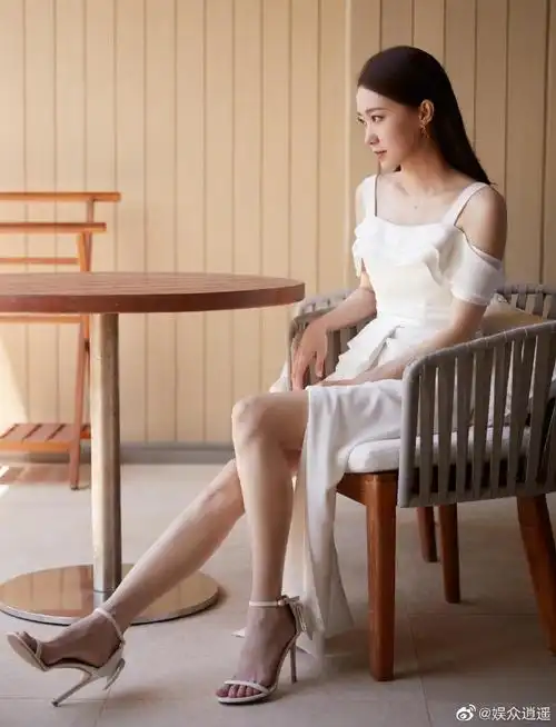 "好身材秀出来 " "气质美女 张小斐大美女!