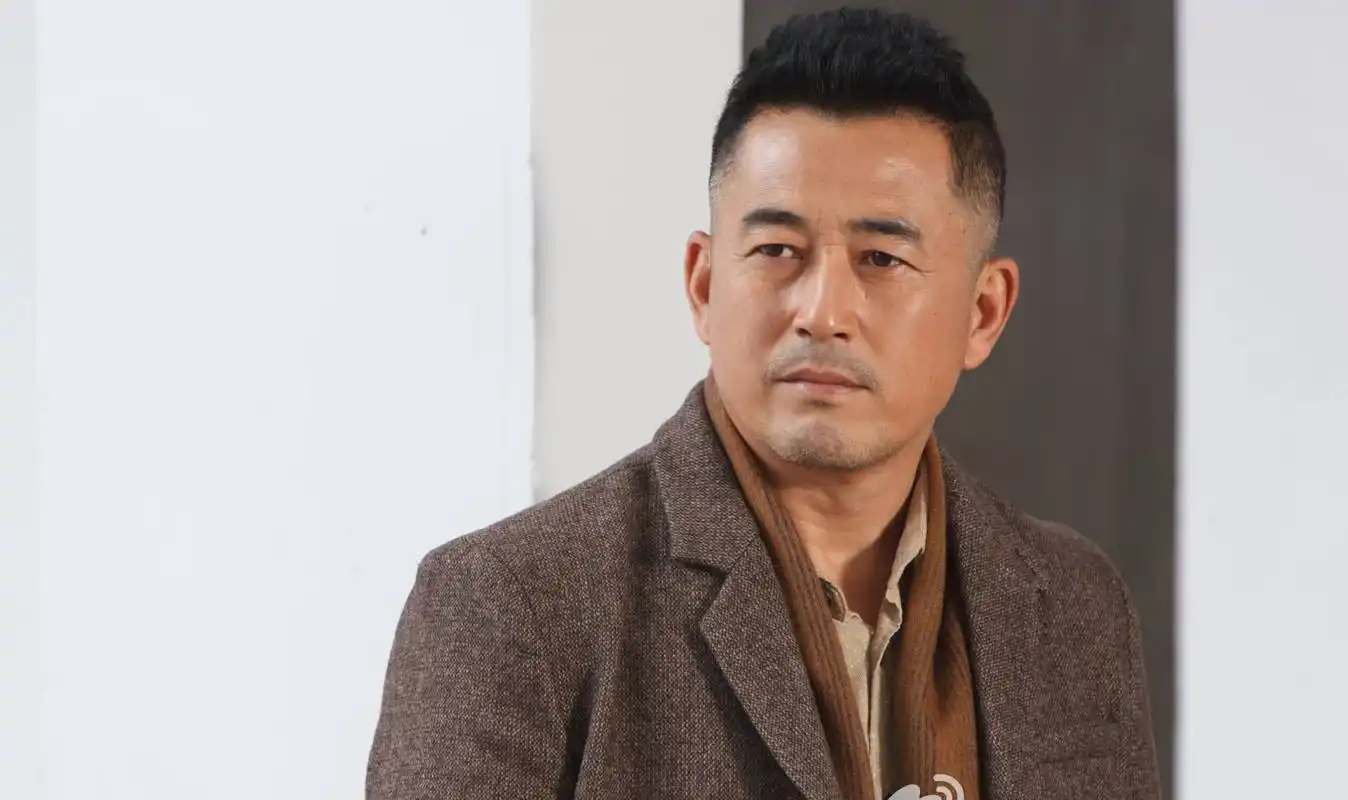 高评分烧脑犯罪剧,《潜伏》教父姜伟编导,王志飞演绎高智商狂魔