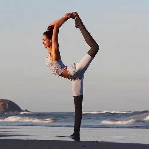 瑜伽网红都爱的舞王式,这样循序渐进练习更容易完成!