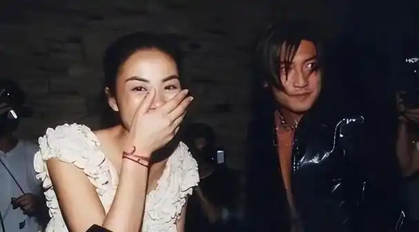 如今才明白,谢霆锋对张柏芝,不是喜欢,而是深爱