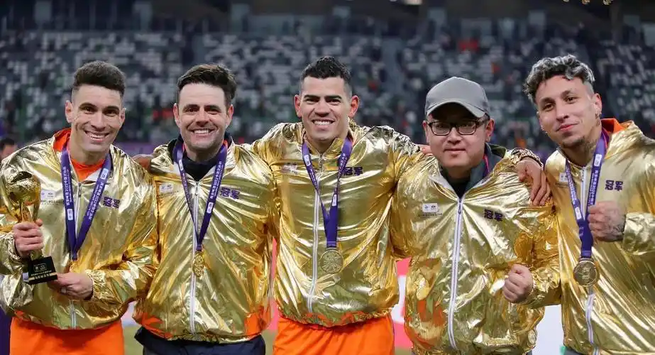 莱昂纳多抵达中国,接近加盟长春亚泰_泰山队_山东_赛季