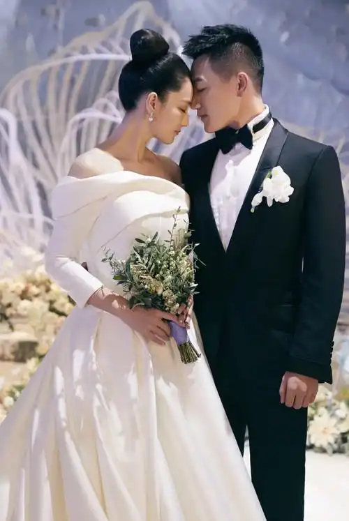 从"黑料满身"到"嫁人翻身",张馨予早已变得高不可攀