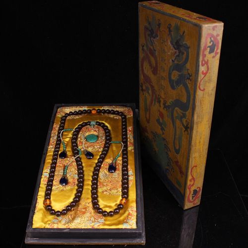 古玩古董珍藏清代老宫廷御用珍贵老蓝精灵琥珀朝珠一条配老漆器盒