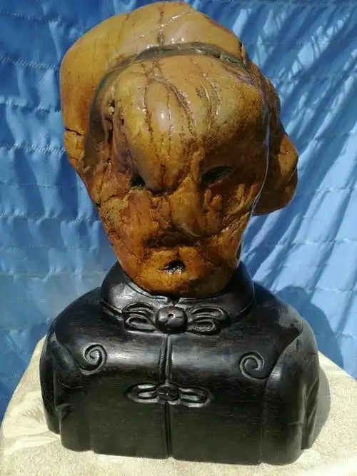 厦门中华奇石馆人像造型石展示